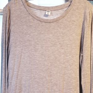 Long sleeve gray tee